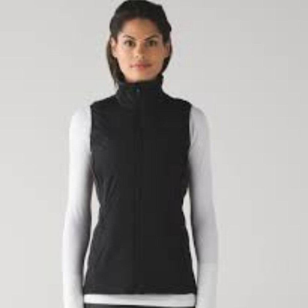 lululemon athletica Down for a Run vest, BLACK, size 10